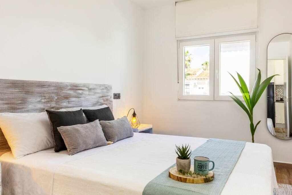 Bungalow Pink Palm Beach Torrevieja Eksteriør billede